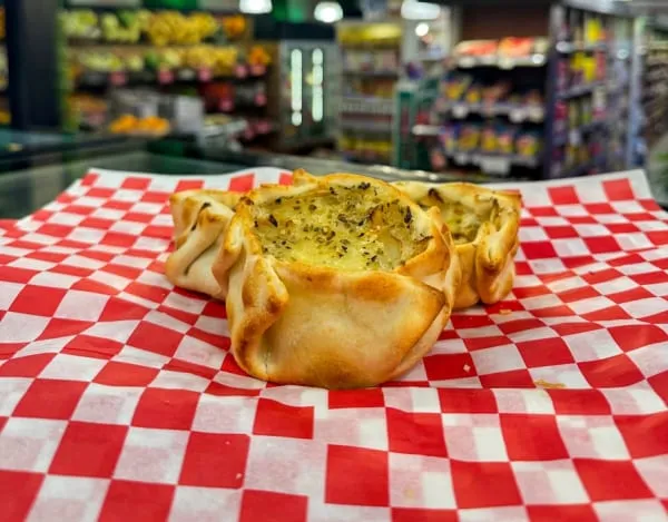 Empanada Cebolla y Queso