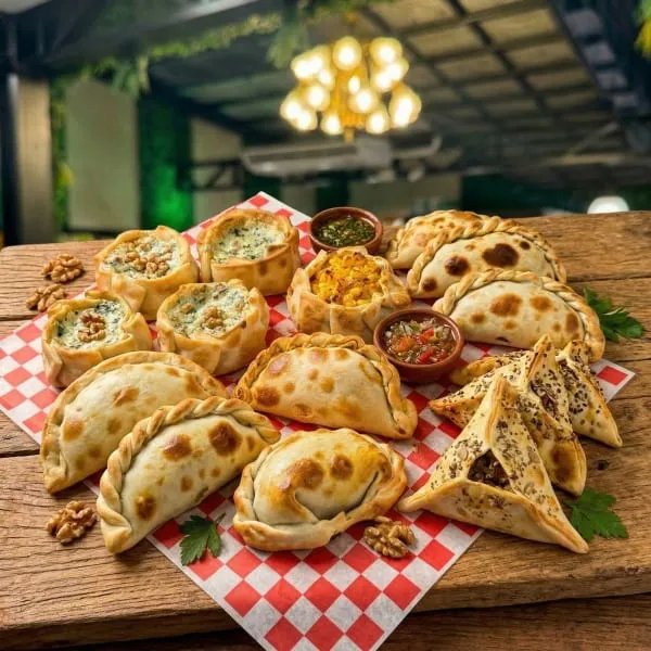 DOCENA EMPANADAS