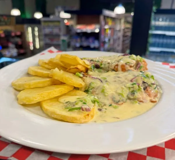 Pechuga De Pollo Al Verdeo C/Guarnicion