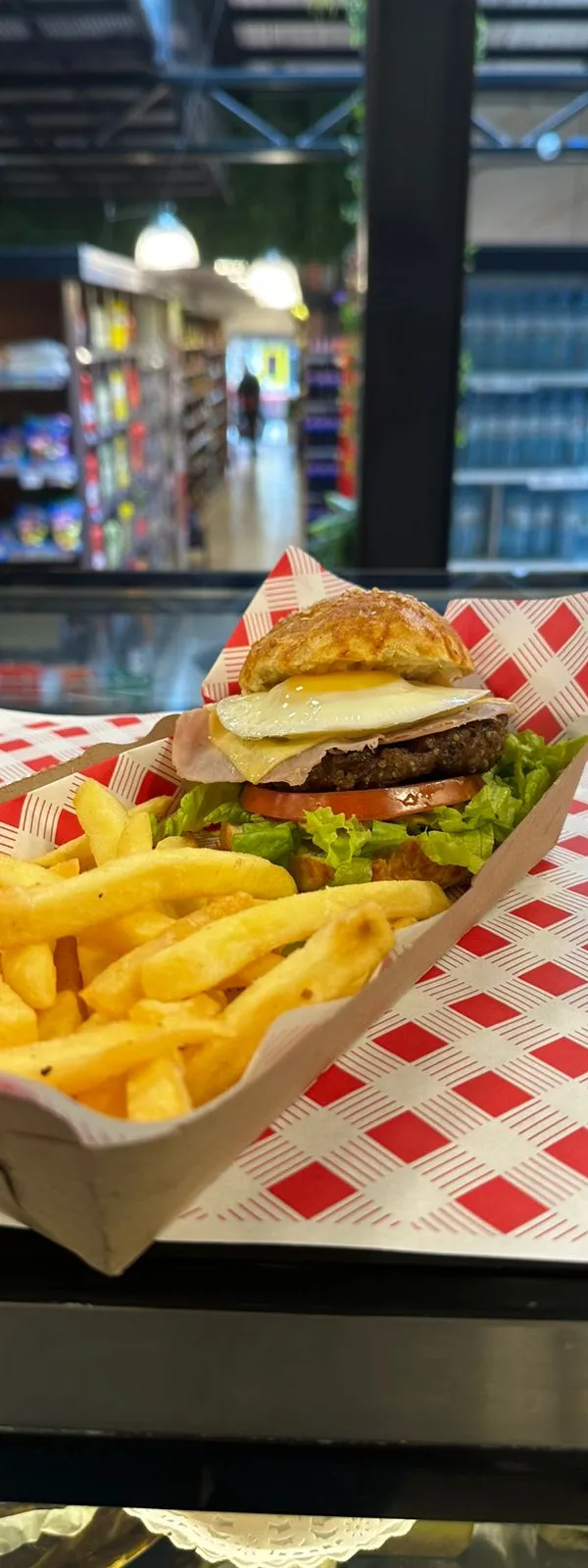 Hamburguesa Completa C/Papas Fritas